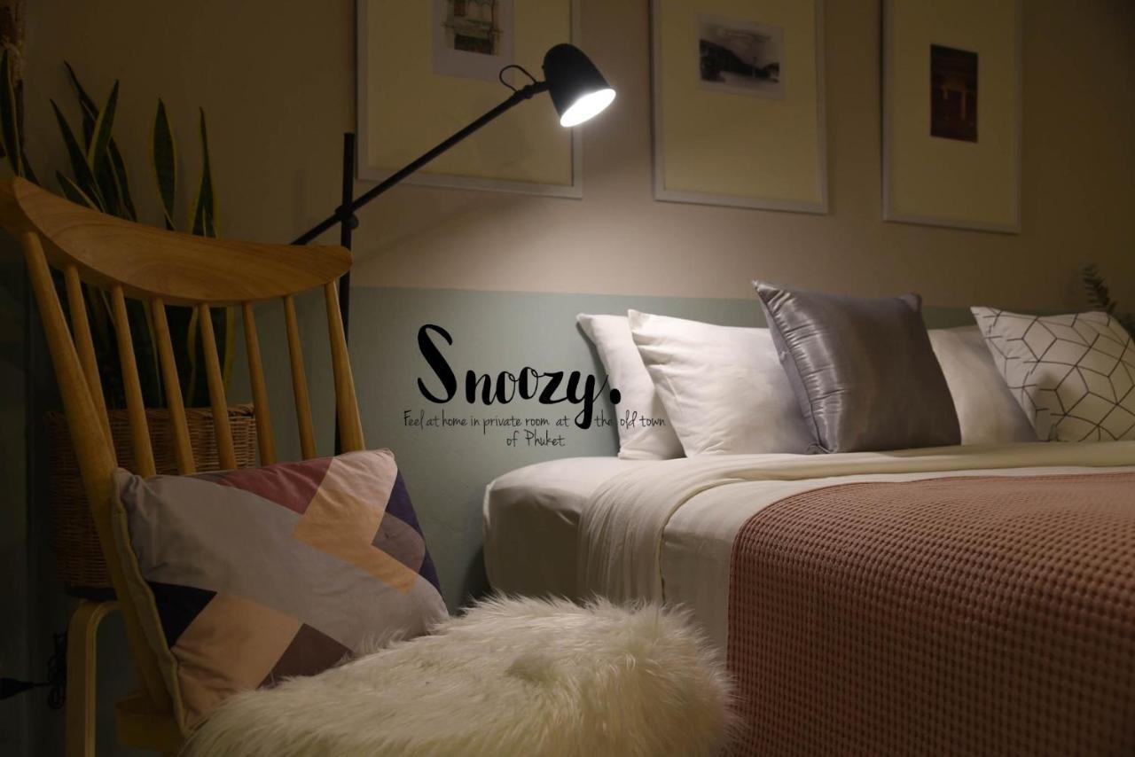 Snoozy Guesthouse Phuket Exterior photo